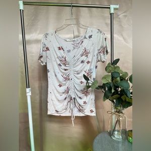 CUTE FLORAL TOP!